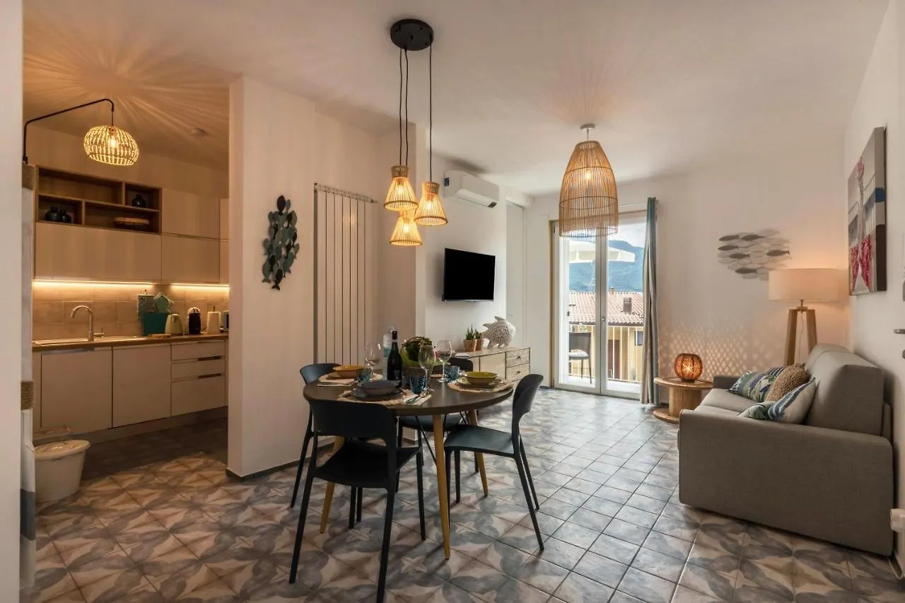 Casa Royale Appartamento Acqua Lierna 0*,  Italia