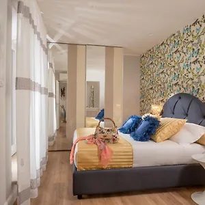 https://myapartsuite-luxury-spagna.it-romehotels.com